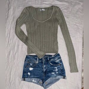 HOLLISTER Knit Long Sleeve Shirt - New without tags